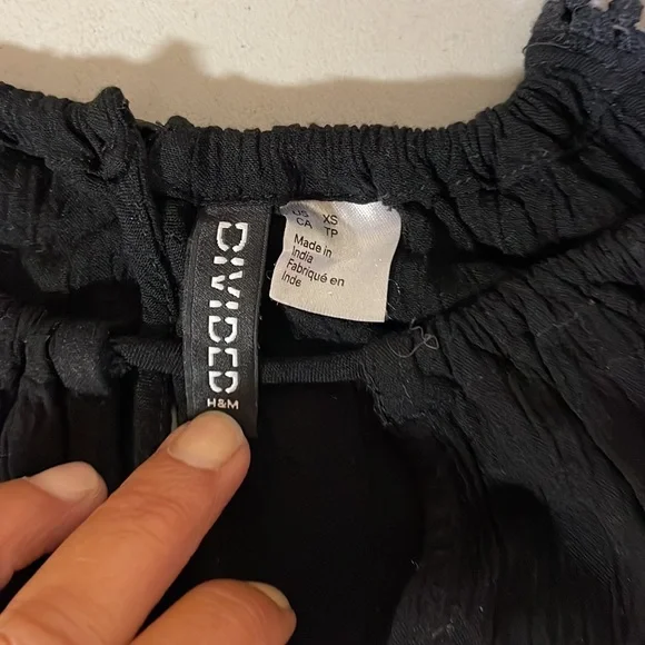 Assorted XS Tops (5) - Picture 6 of 11